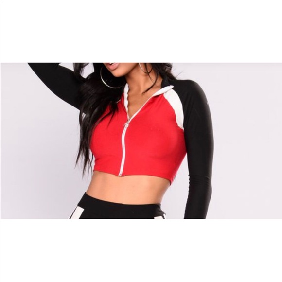 Fashion nova- Medium cropped zipper jacket - Picture 3 of 3